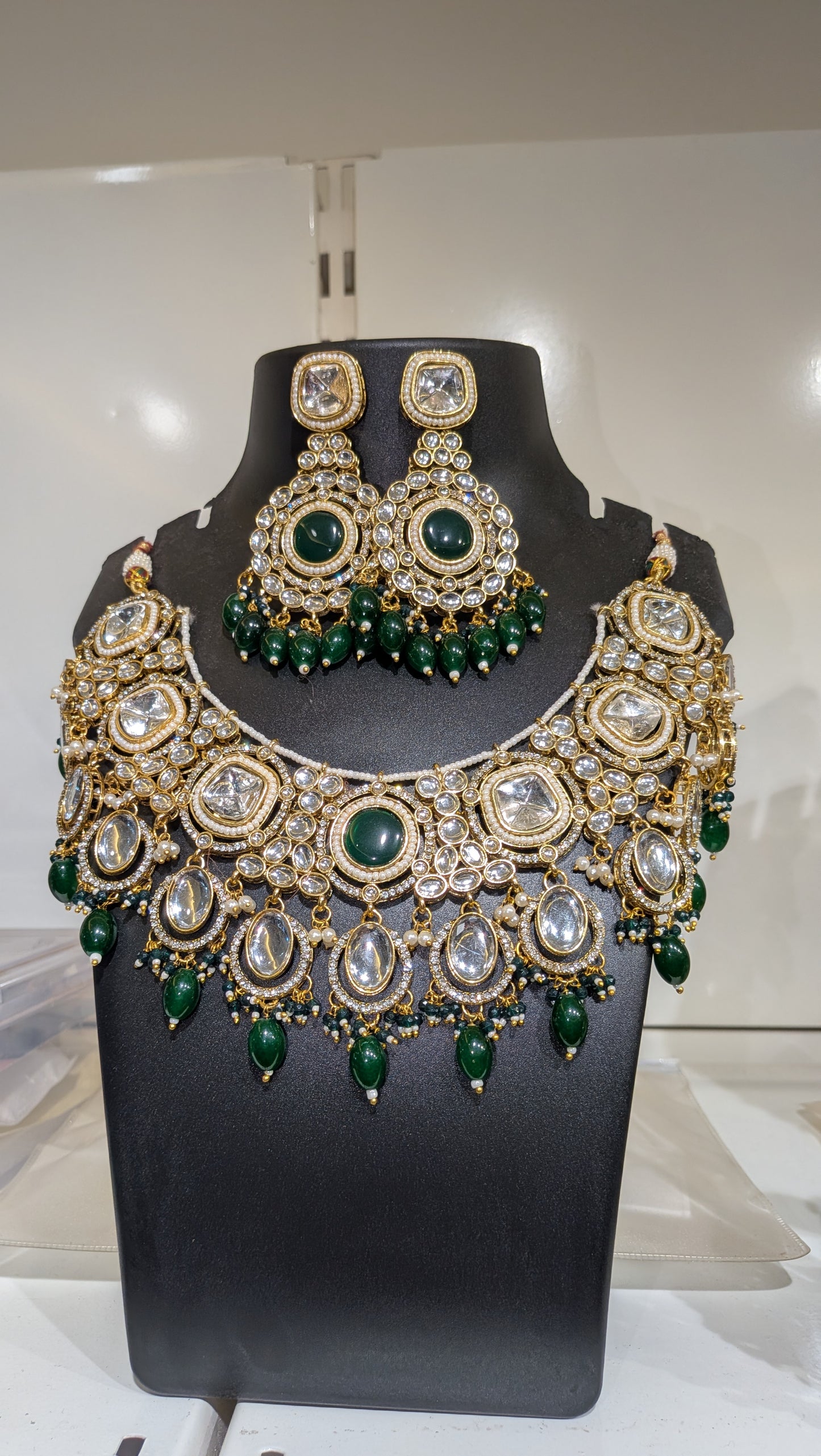 Heirloom Kundan Set