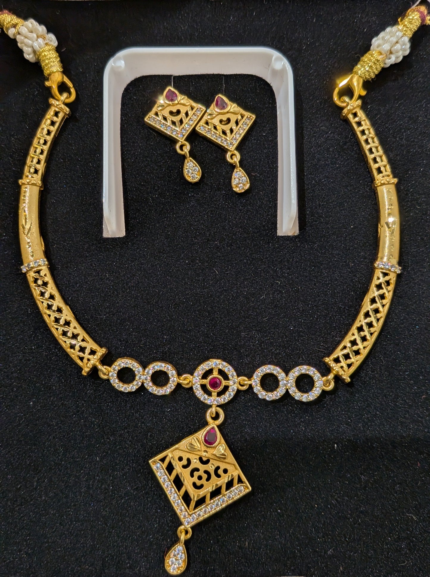 Gold Polished Imitation jewellery Set
